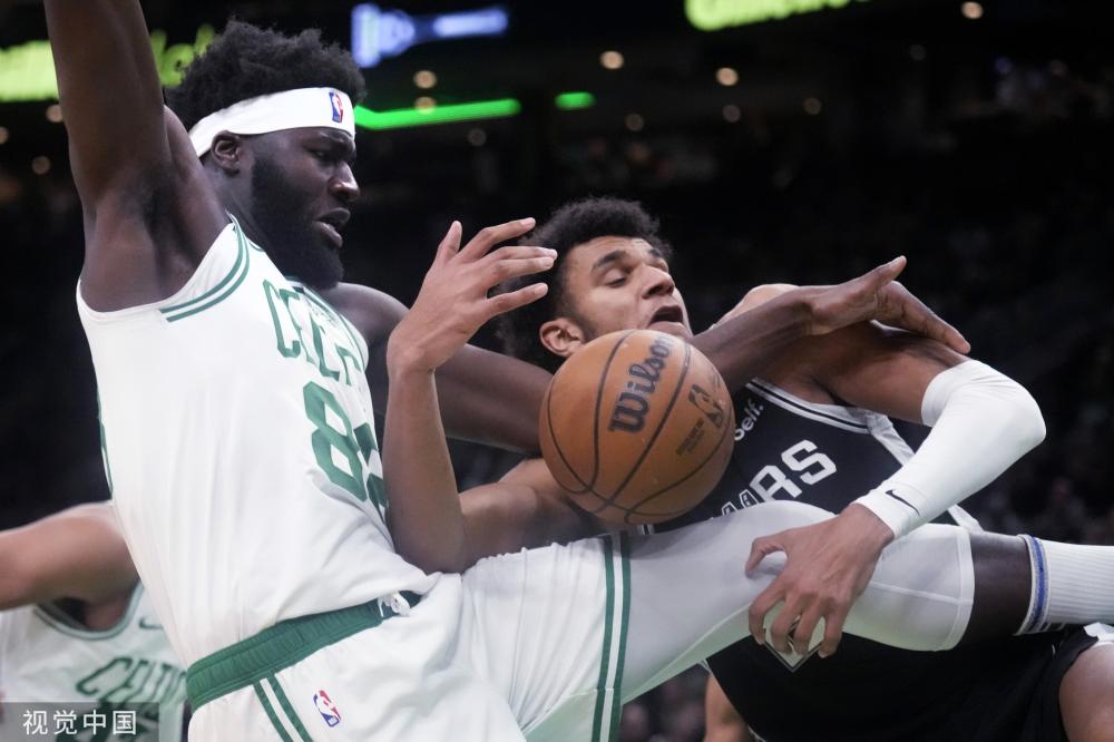 篮球联赛中 篮球联赛中