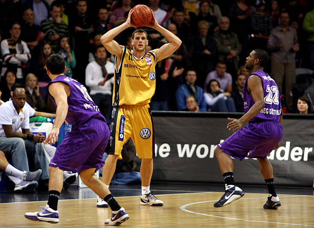 被誉为年轻 被誉为年轻