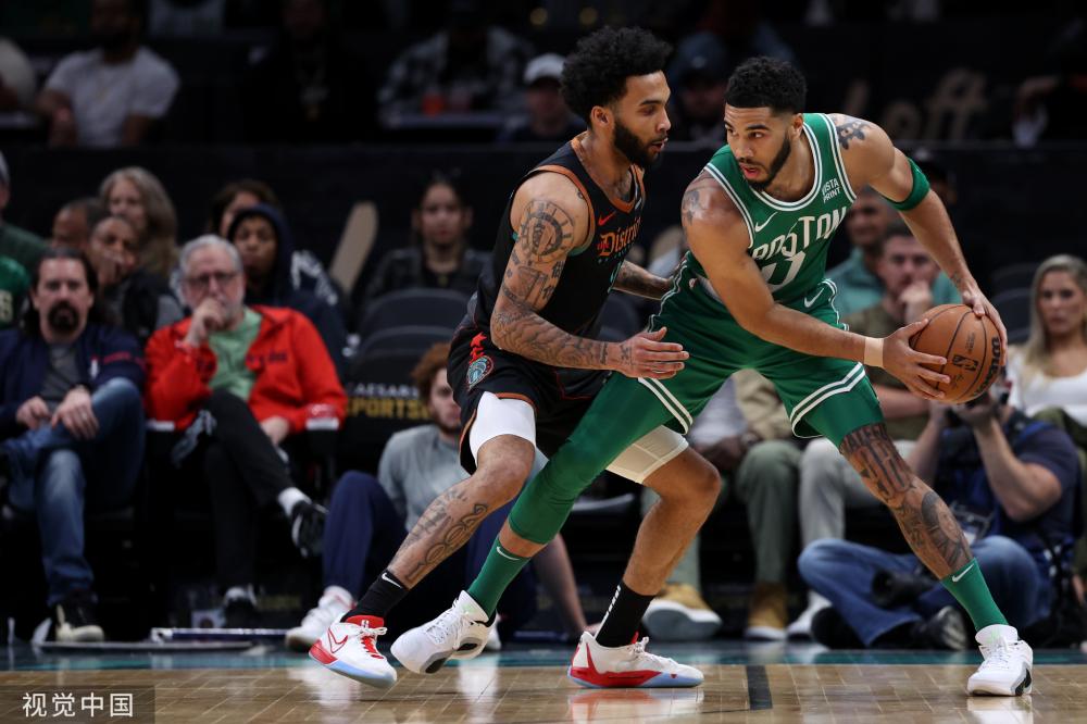 均以极具攻 均以极具攻